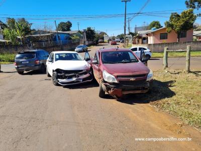 LS: Colisão entre veículos é registrado na esquina da Eugenio Martins com Jorge Barreiros